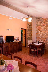 Photos and pictures of self-catered apartments in Tuscany for tourist rental in Cortona