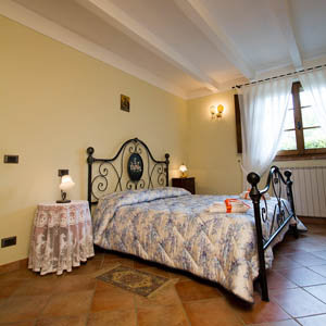 Photos and pictures of self-catered apartments in Tuscany for tourist rental in Cortona