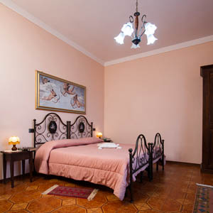 Photos and pictures of self-catered apartments in Tuscany for tourist rental in Cortona